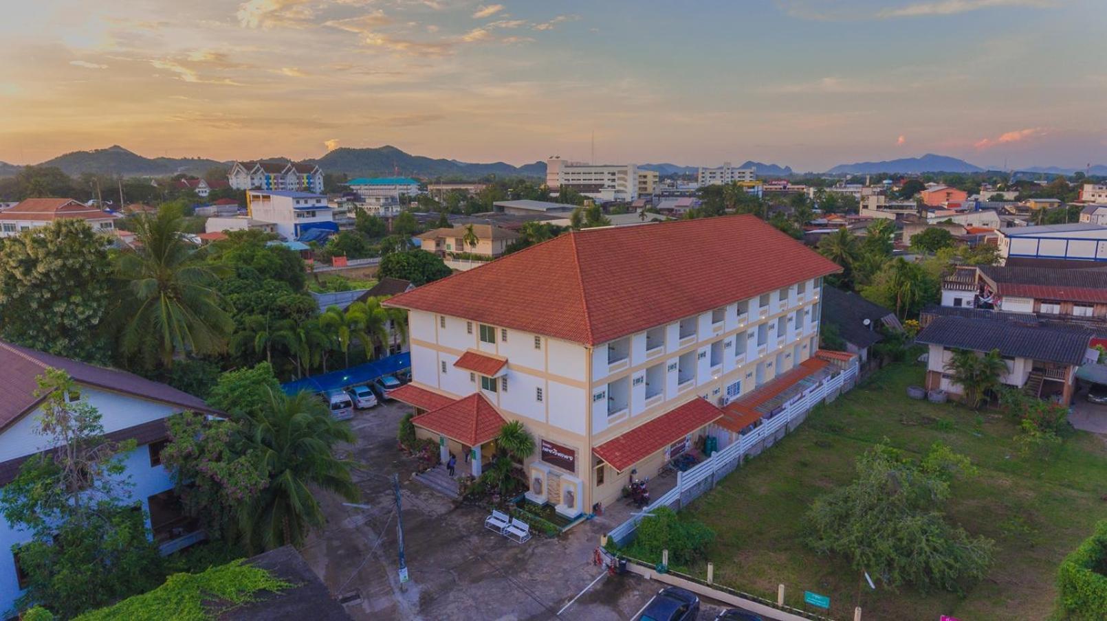 Loei Village Hotel Bagian luar foto